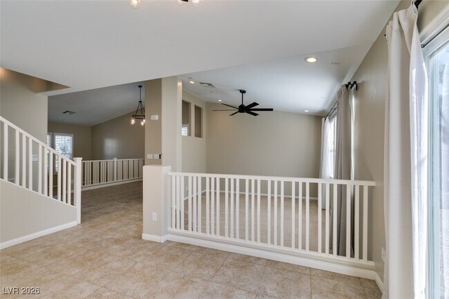 Building Photo - 25 Precipice Ct