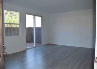 Primary Photo - 472 Crespi Pl