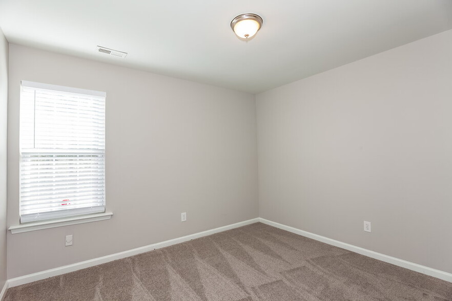 Building Photo - 6013 Spanish Moss Ln