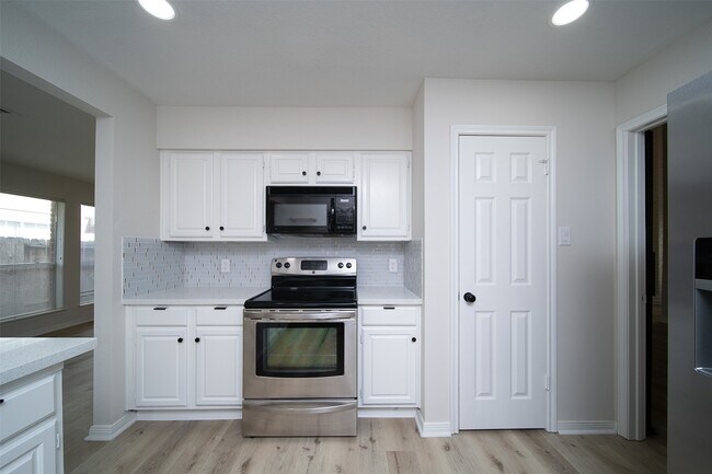 Building Photo - 3338 Oak Branch Ln