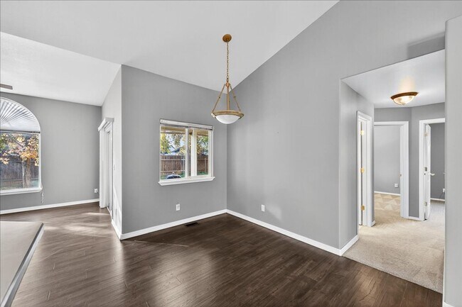 Building Photo - Comfortable & Convenient Living Near CWI a...