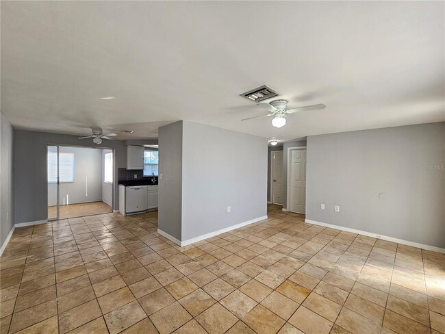 Building Photo - 3029 Kilburn Rd