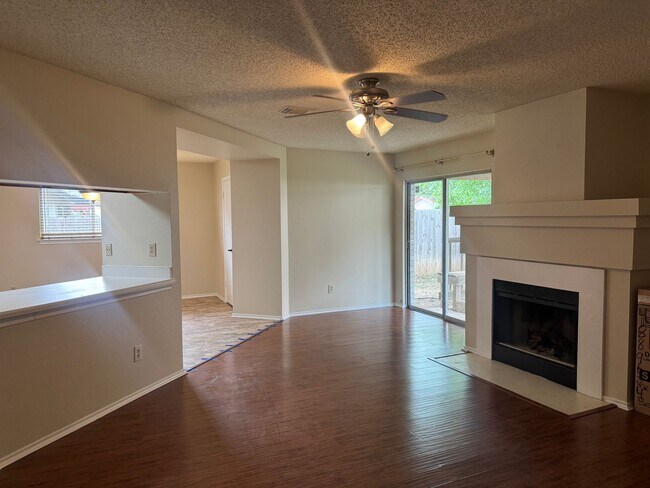 Building Photo - Beautiful 3/2 Home Available for Lease In NW San Antonio!