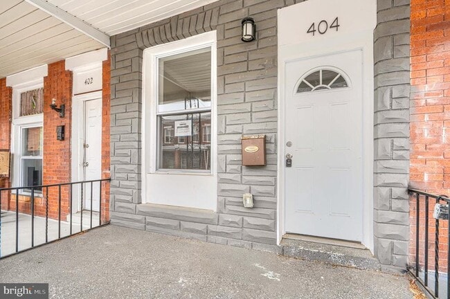 Building Photo - 404 N Robinson St