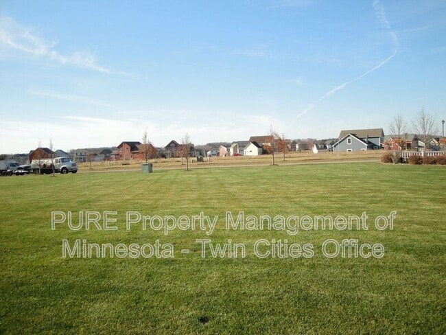 Building Photo - 18 Hope Cir