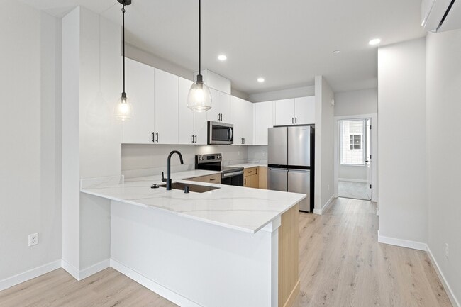 Building Photo - 16124 Cascadian Way