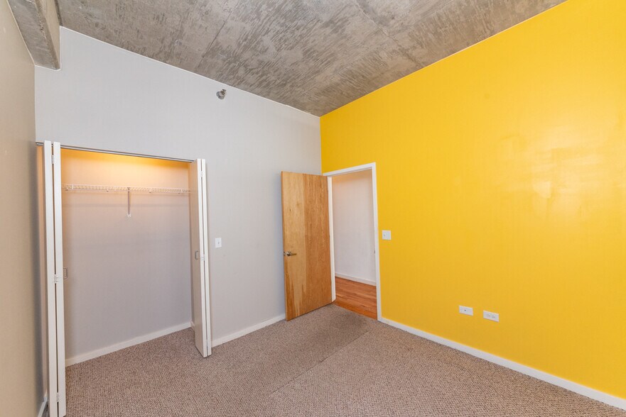 Building Photo - 1620 S Michigan Ave