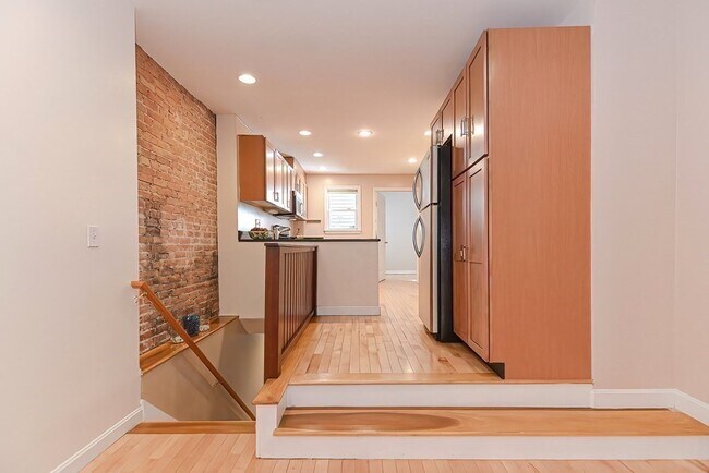 Building Photo - 10 Hancock St