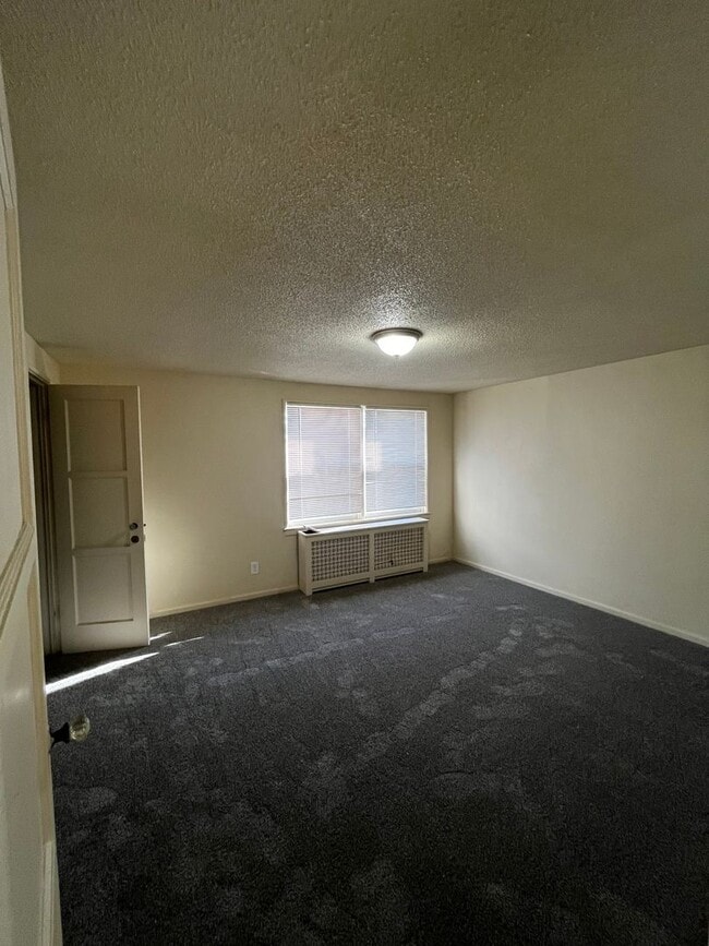 Building Photo - 3571 Hynds Blvd