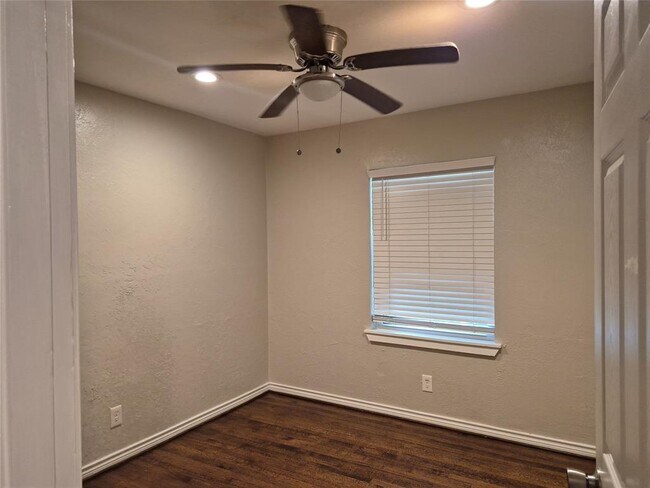 Building Photo - 1803 Colby Dr
