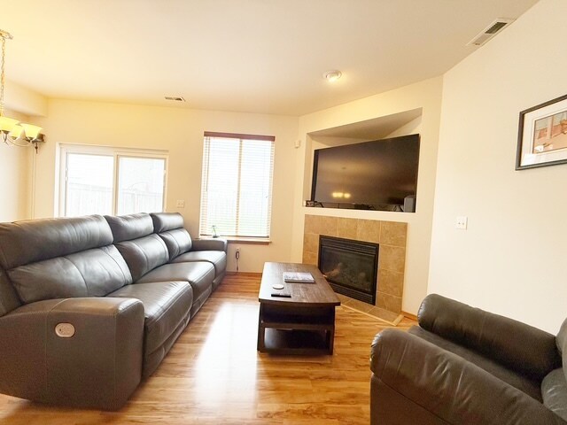 Building Photo - 317 NE Miramar Cir
