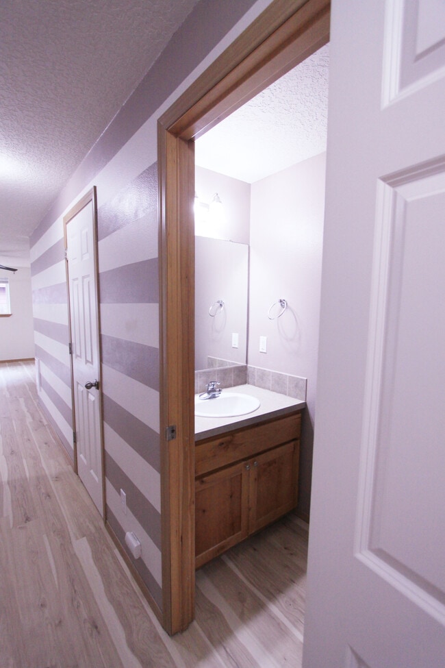 Building Photo - 455 Donna Dr