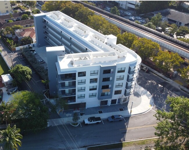 Building Photo - Silver Bluff Underline