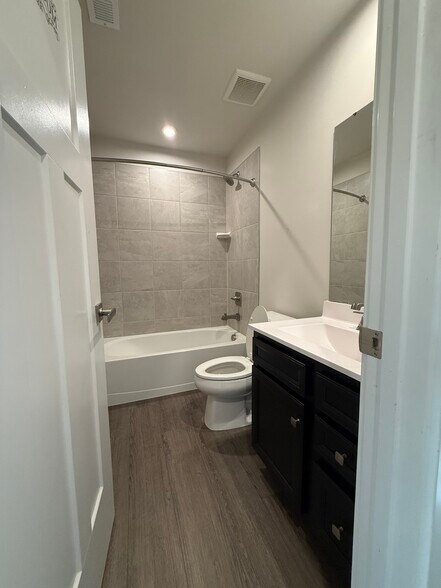 Bathroom 1 - 19708 Preservation Mews