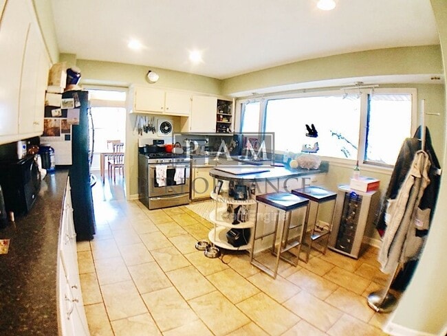 Building Photo - 7430 W Wells St