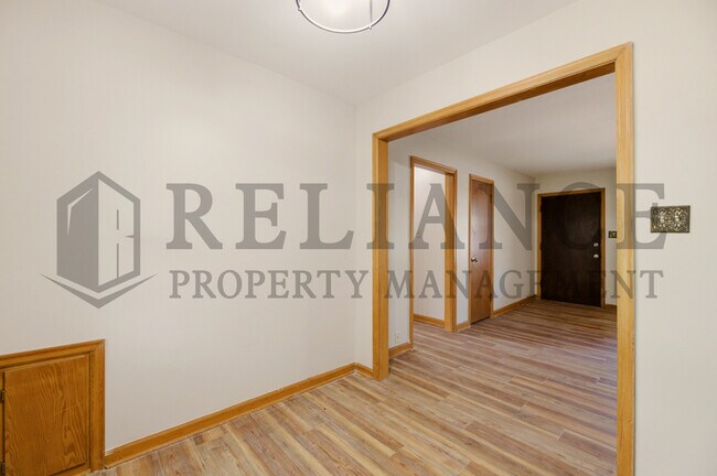 Building Photo - 656 S Whittier St