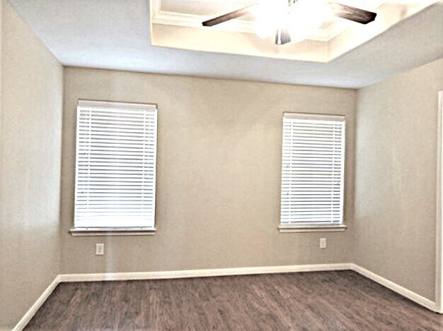 Building Photo - 2713 Sandberry Dr
