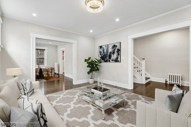 Building Photo - 32 Edgewood Rd