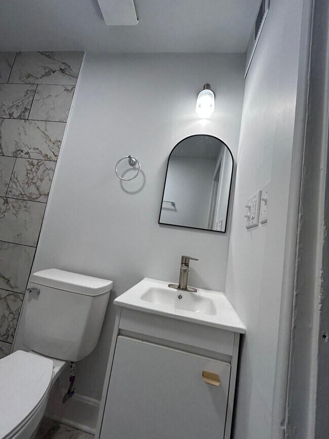 Building Photo - 2916 Portland Ave