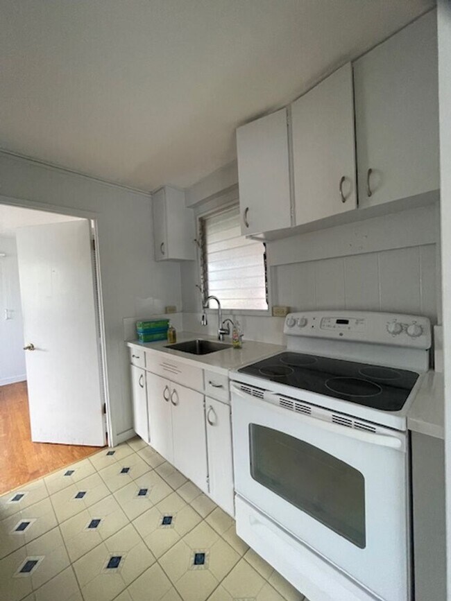 Building Photo - 1 Bedroom in Honolulu