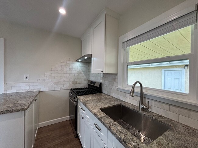 Building Photo - Charming 2BD/1BA Home in Morena with Large Yard, In-Unit Laundry & Detached Garage