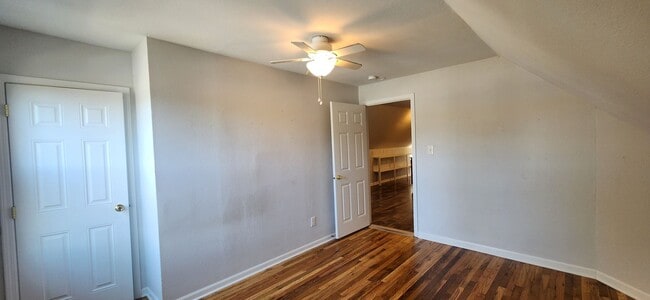 Building Photo - 1323 24th St