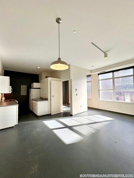 Building Photo - 160 E Berkeley St