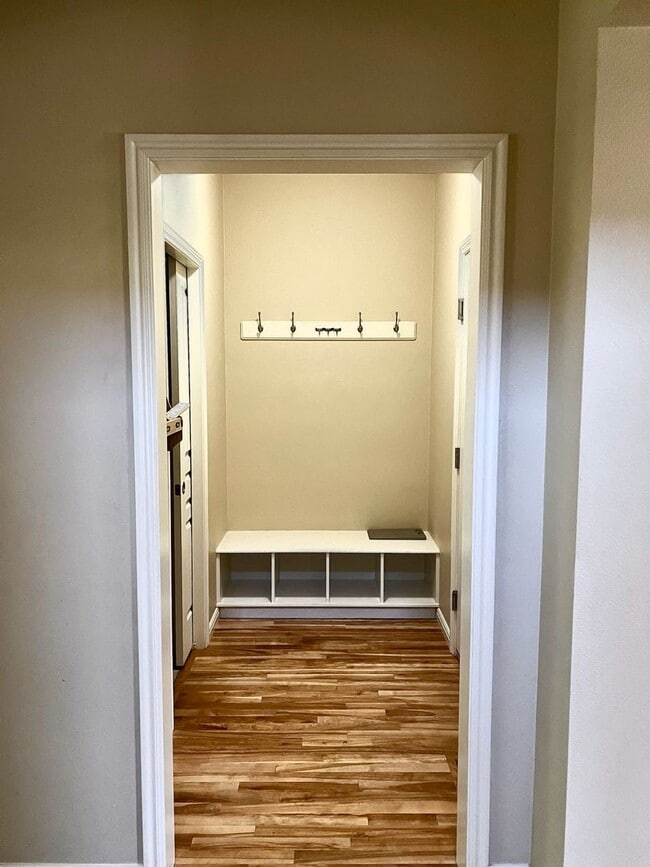 Building Photo - "Luxury Living: Stunning home with marble counter tops & Fireplace!"