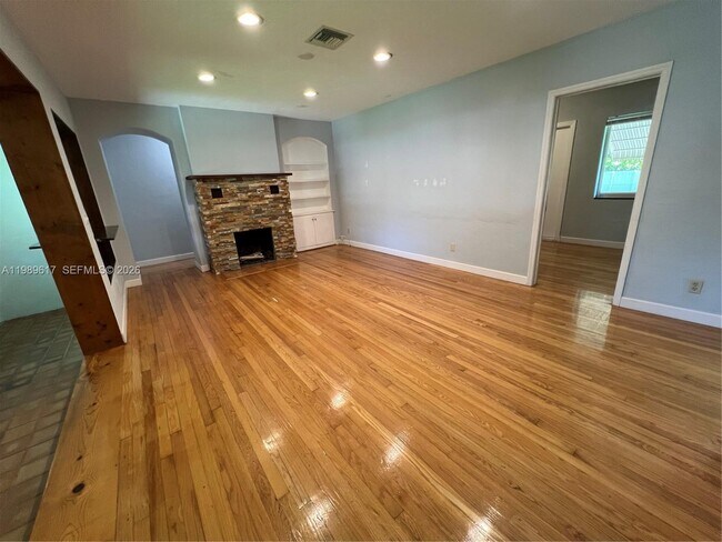 Building Photo - 432 Palmetto Dr