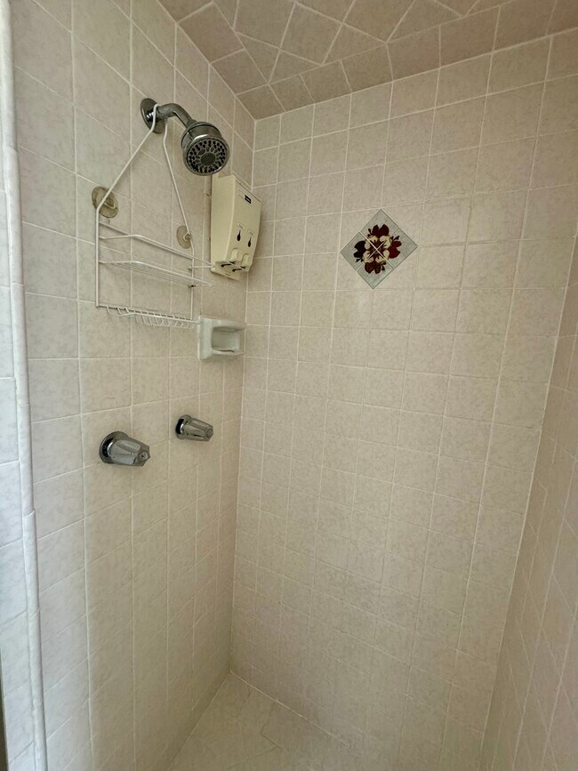 Building Photo - 615 Prague St