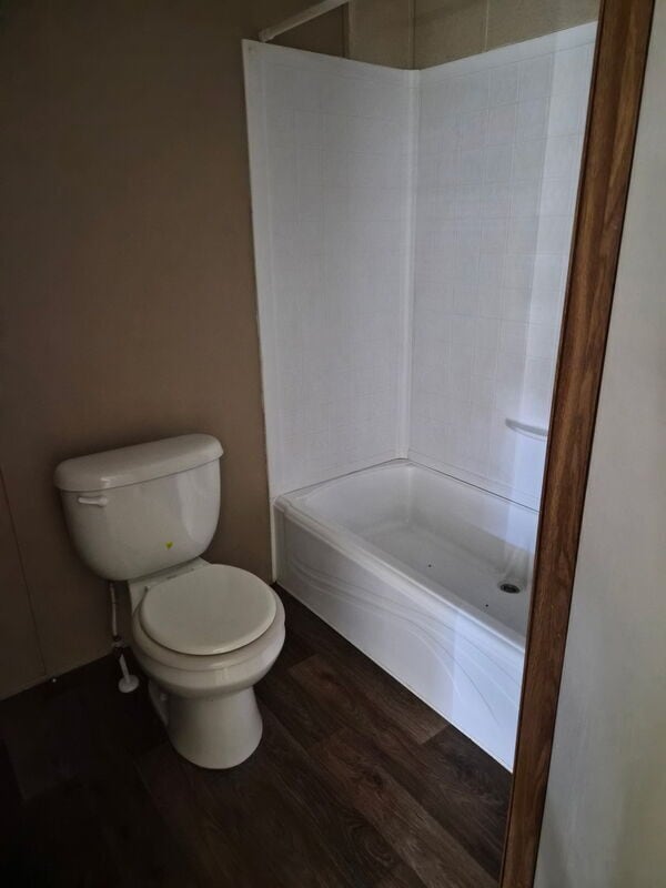 Building Photo - 185 Lakeside Ln