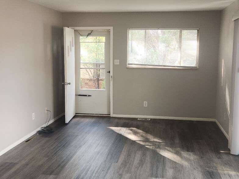 Building Photo - 2701 King St