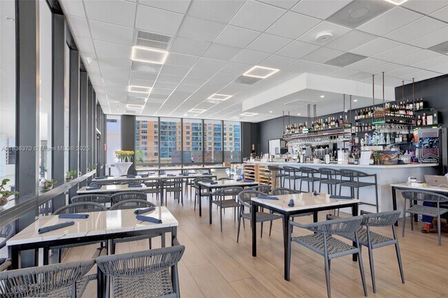 Building Photo - 2301 S Ocean Dr