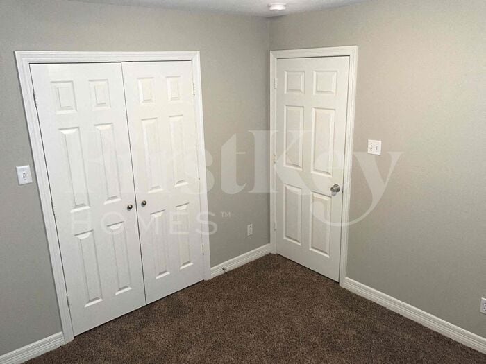 Building Photo - 214 N Native Ln