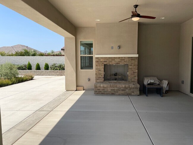 Building Photo - COMING SOON! - Belcourt Seven Oaks