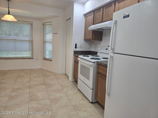 Building Photo - 542 Fairbanks Rd