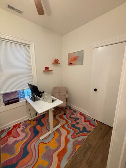 Building Photo - 1518 W Augusta Blvd