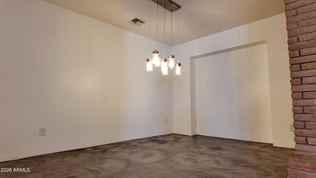 Building Photo - 8637 E Keim Dr