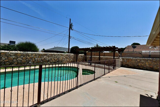 Building Photo - 9125 W H Burges Dr