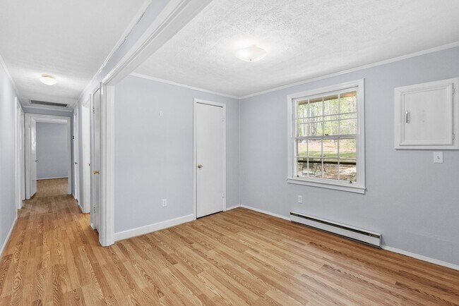 Building Photo - Updated 3-Bedroom Home on Quiet Street in Charlotte Court House!