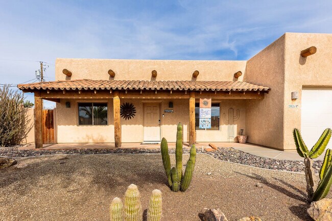 Building Photo - 3921 Aloha Ln