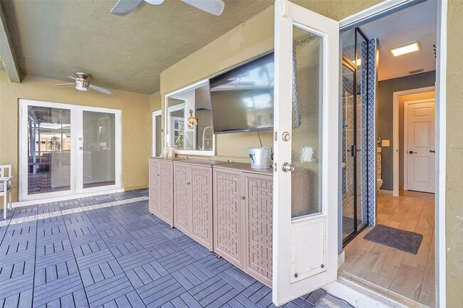 Building Photo - 1736 NW 38th St