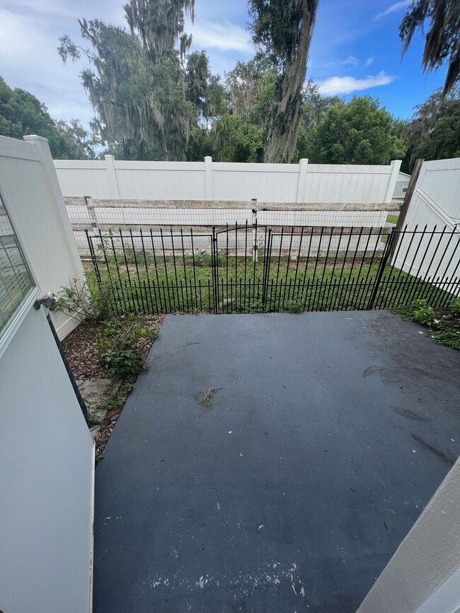 Building Photo - 13536 Embassy Park Ct