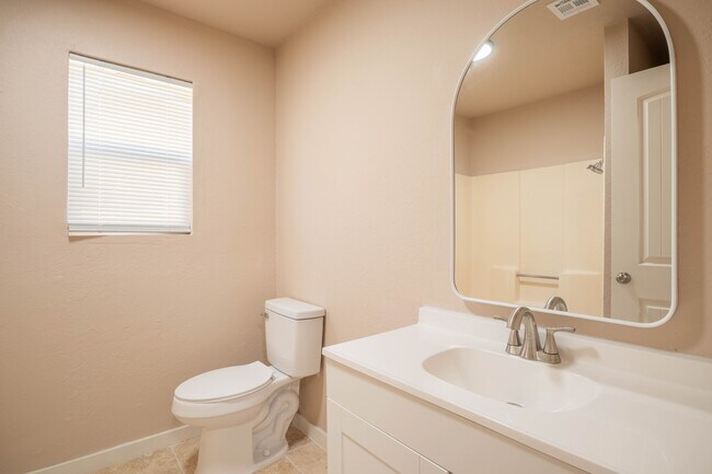 Building Photo - 2630 Fairway Dr