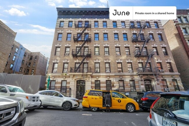 Building Photo - Room in Shared 4 bed/1 bath home