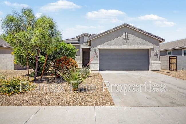 Building Photo - 1566 E Fletcher Dr