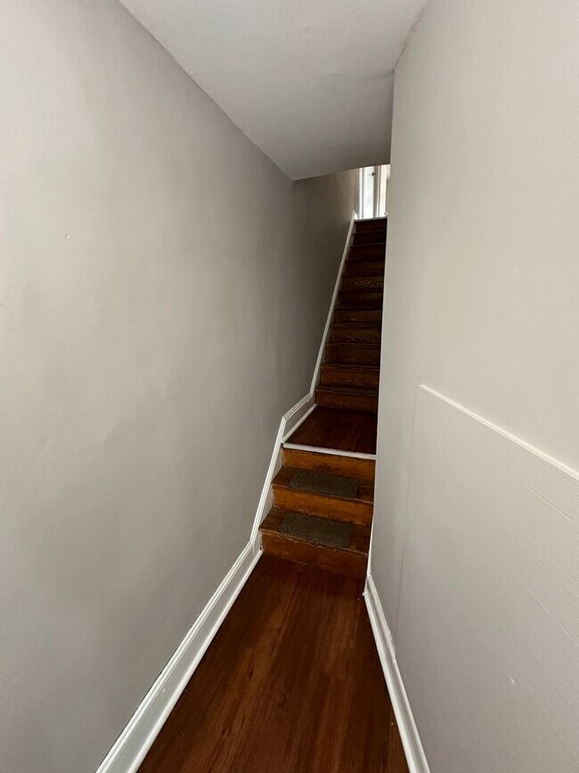 Building Photo - 101 N Gross St