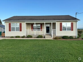 Building Photo - Very Well Maintained Home
