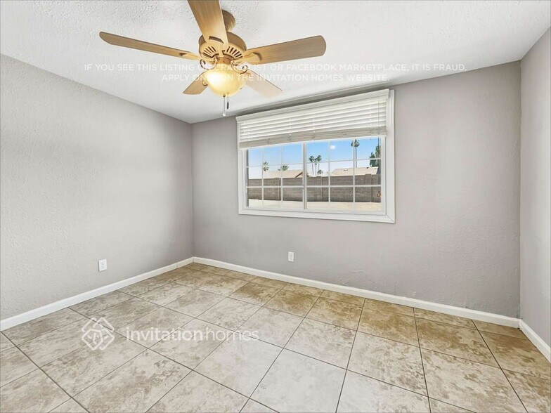 Building Photo - 3843 W Bloomfield Rd