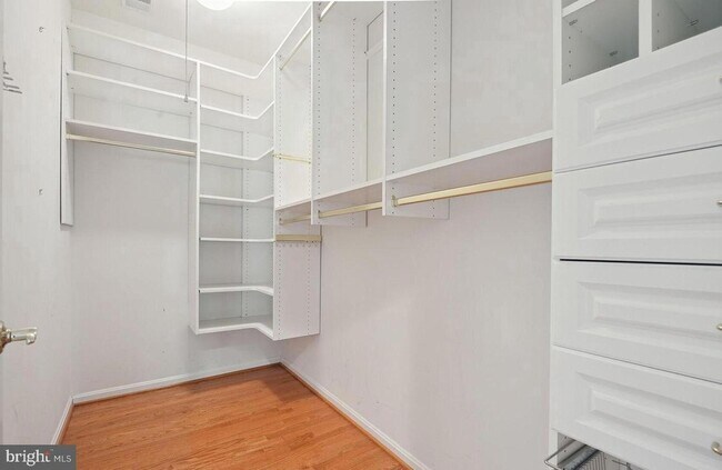 Building Photo - 43708 Red House Dr